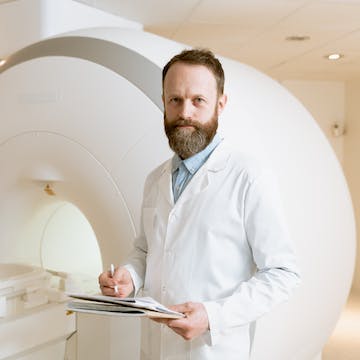 صورة الطبيب د. ياسمين مجدي